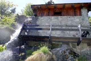 le moulin a seigle de Randonnaz-Chiboz, patrimoine d'un village oublié (phto l'illustration). KEYSTONE/OLIVIER MAIRE